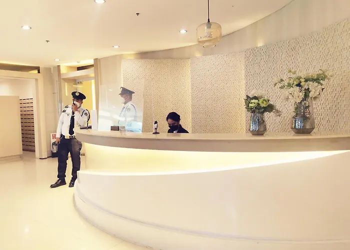 Liam's Pad At Grace Residences *